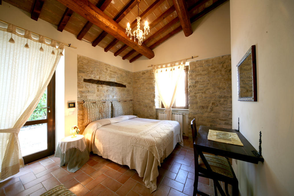 Agriturismo Borgo San Benedetto Villa Pietralunga  Room photo
